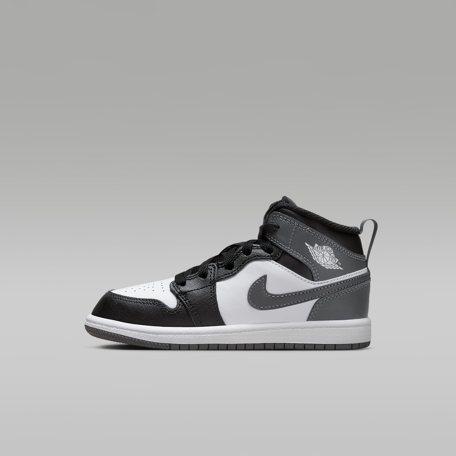 Jordan 1 Mid Younger Kids' Shoes. Nike RO